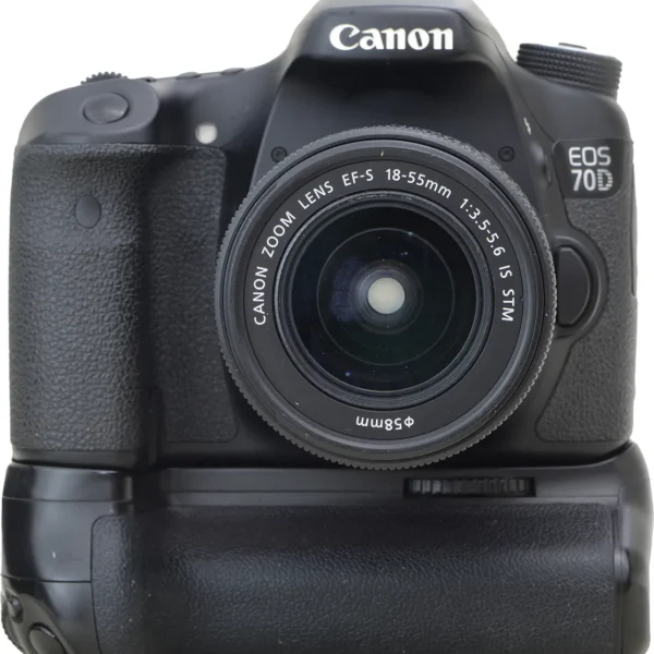 Canon 70d + 18-55mm + 32gb + Bolsa Só 29.800 Cliques Novinha Preto (Usado)
