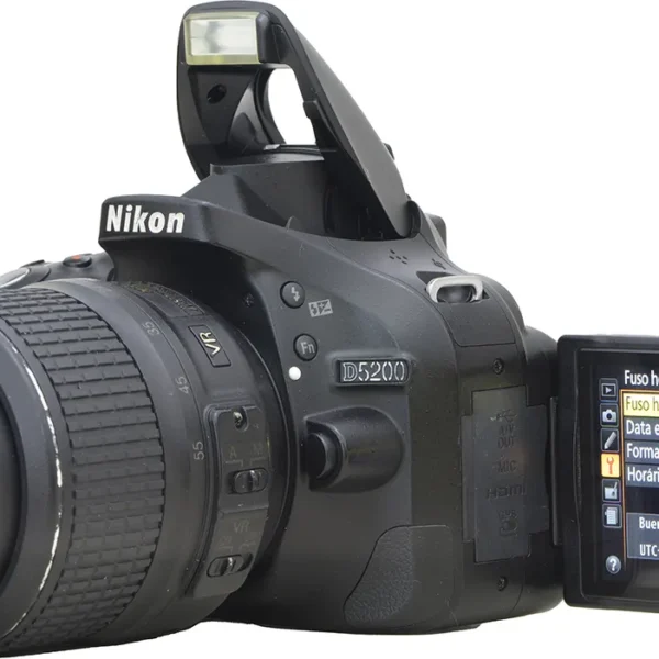 Nikon D5200 + Zoom 18-55mm + 32gb + Bolsa Preto (Usado)