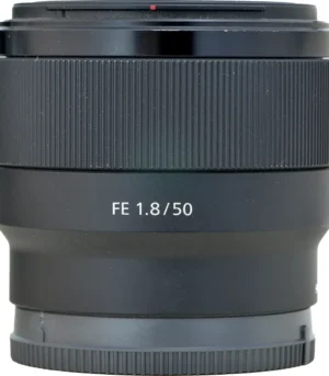 D_NQ_NP_2X_701135-MLB115738830010_092026-F-lente-sony-fe-50mm-18-novinha-sem-fungos-sem-marcas[1]